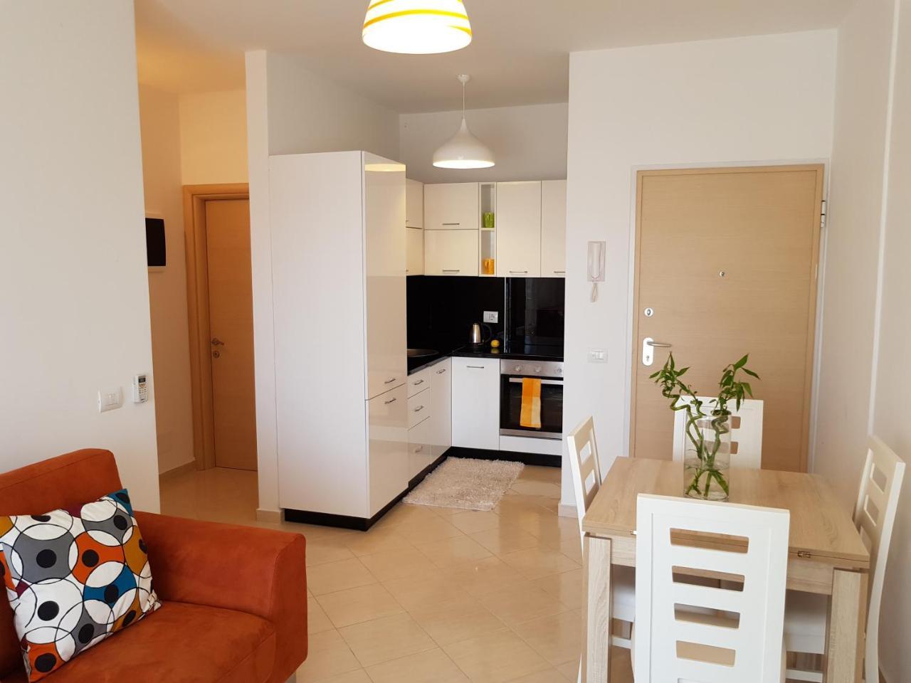 Flori Beach Apartment Radhimë Esterno foto